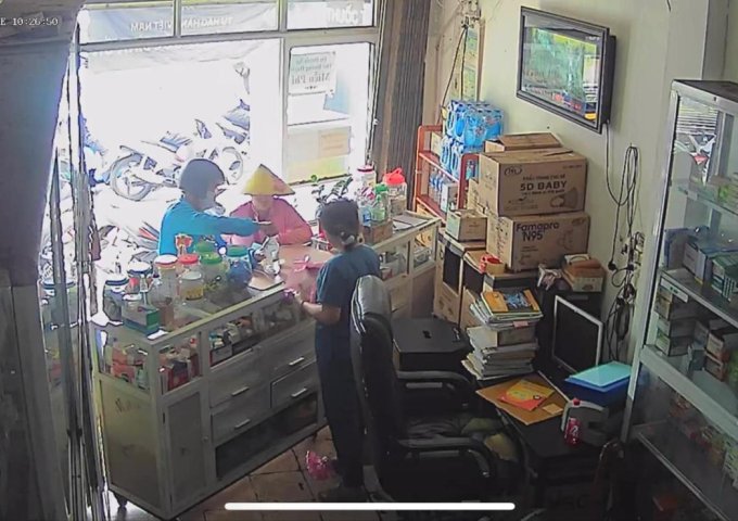 Do mua được nhà. Sang gấp nhà thuốc ngã tư bốn xã, mặt tiền đẹp