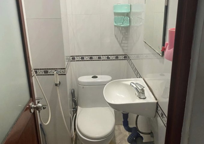 Cho thuê phòng có máy lạnh , tủ , giường , giờ giấc tự do, cửa khoá vân tay