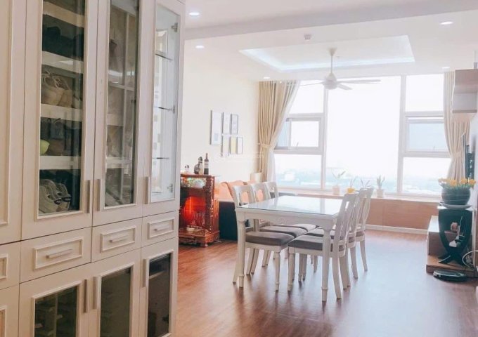 Cho thuê Cảnh Viên 2, căn góc , Phú Mỹ Hưng ,3PN , có ô xe hơi, giá :20 triệu /tháng .LH:0906.611.859 Thư