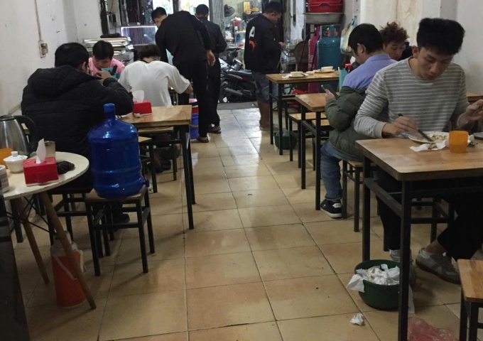 Sang nhượng quán cơm ngõ 110 Trần Duy Hưng, Hà Nội.