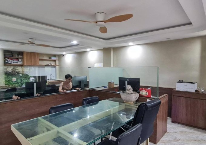 Chính chủ cần cho thuê văn phòng địa chỉ 404 Lê Trọng Tấn Phường Hòa An, quận Cẩm Lệ, Đà Nẵng
