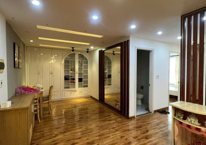 Cho thuê CĂN HỘ 2PN DECOR như hình, tại 2A Nguyễn Sỹ Sách , P15, Tân Bình.