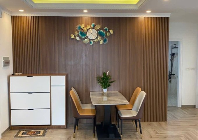 Bán căn hộ chung cư Tứ Hiệp Plaza, Thanh Trì, Hà Nôi, Diện tích 84m2 (căn góc), Giá 4,x tỷ.