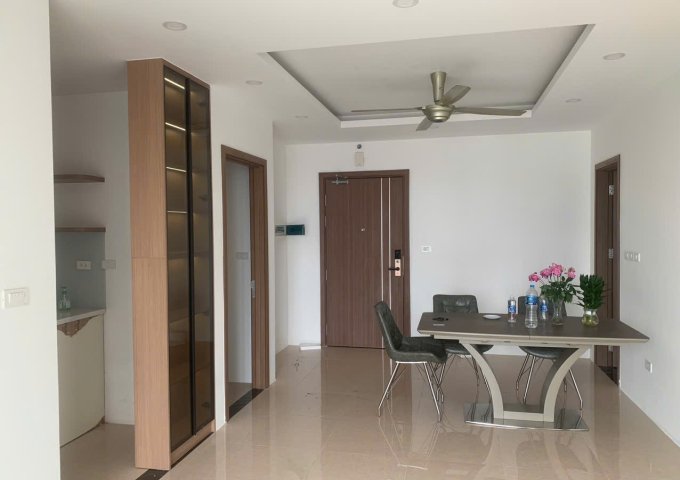 Cho thuê căn hộ 3 ngủ chung cư Officetel mặt đường Giải Phóng, nội thất cao cấp