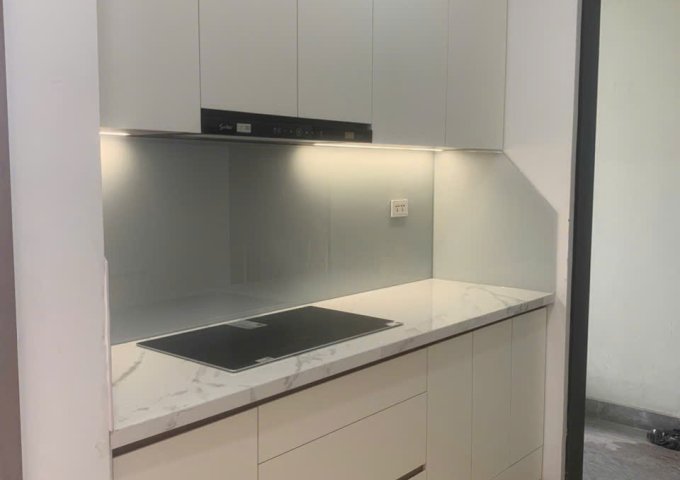 Cho thuê căn hộ 3 ngủ chung cư Officetel mặt đường Giải Phóng, nội thất cao cấp