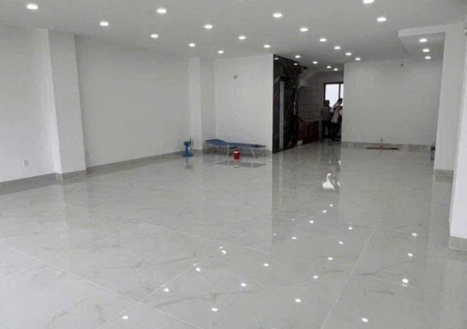 CHO THUÊ VĂN PHÒNG TẦNG 2 Vị trí: Vạn Phúc City, căn góc đường số 37