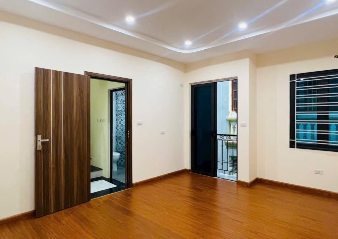 CC  cho thuê nhà nguyên căn ở GIA ĐÌNH, NHÓM 6 NGƯỜI ngõ 193 Phố Nam Dư, Hoàng Mai