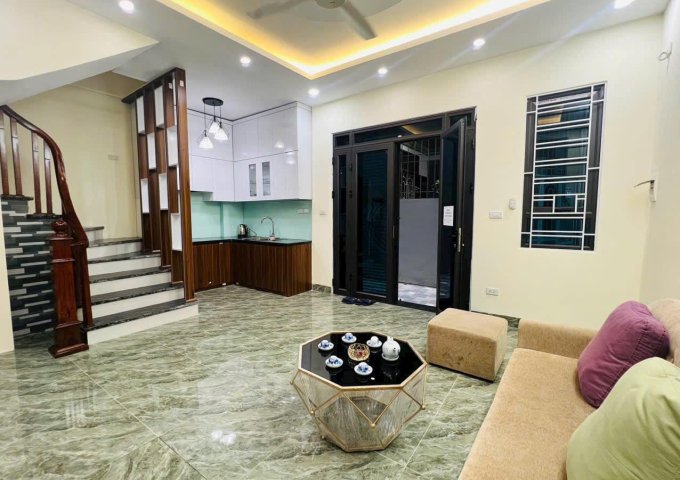 CC  cho thuê nhà nguyên căn ở GIA ĐÌNH, NHÓM 6 NGƯỜI ngõ 193 Phố Nam Dư, Hoàng Mai