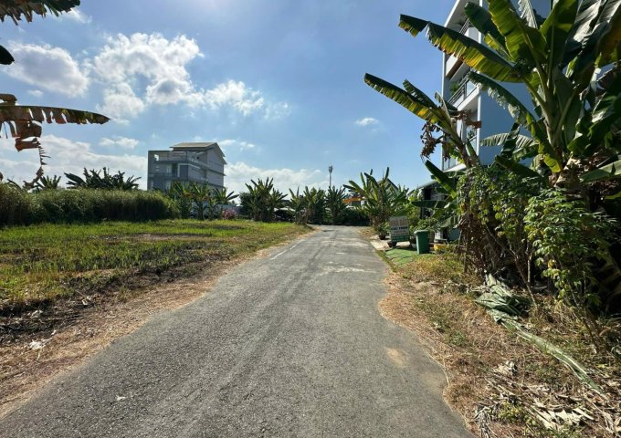 Chính chủ cần bán lô đất tại Phú Hữu, Quận 9 Địa chỉ: Phường Phú Hữu - Quận 9 - Tp.Hcm