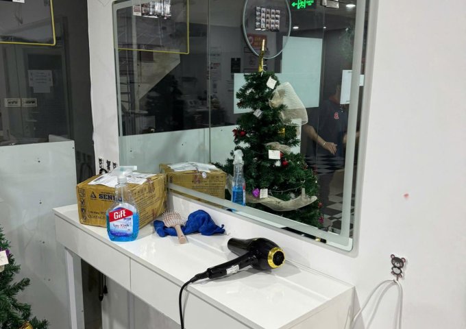 Cần thanh lý quán musicbox tất cả đồ đạc mới sử dụng được 6 tháng còn y như mới