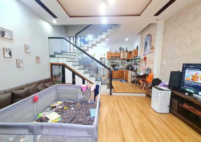 Nhà 2 tầng Lê Trọng Tấn, DTSD gần 100m2