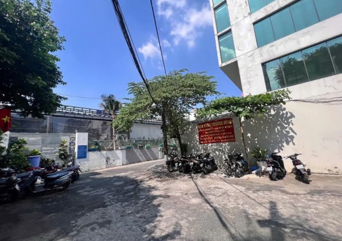 179D Hai Bà Trưng, Phường 6, Quận 3 diện tích 15mx15m công nhận 225m2