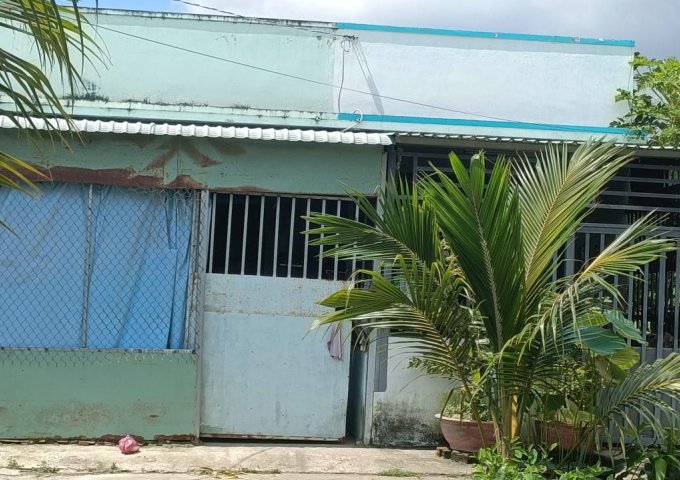 Cần Giuộc – Nhà phố 1 tỷ 400 triệu, vị trí đẹp