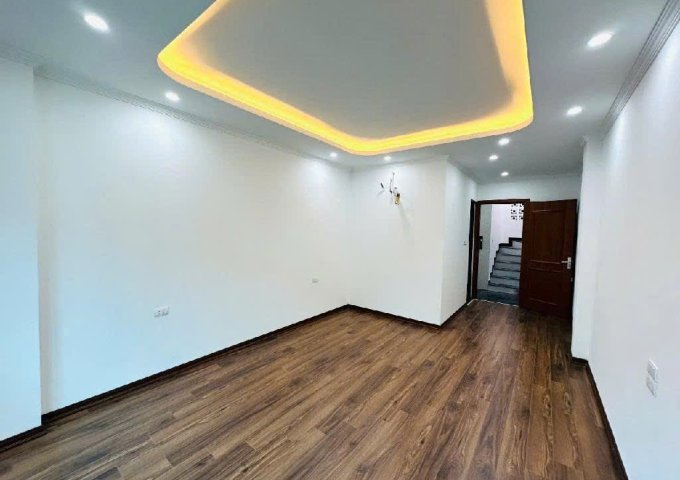 SĐCC- GIẢM SÂU 350 TRIỆU. BÁN NHÀ PHỐ TÂN MAI, Q. HOÀNG MAI 41M × 5T. CHỈ 5 TỶ 8