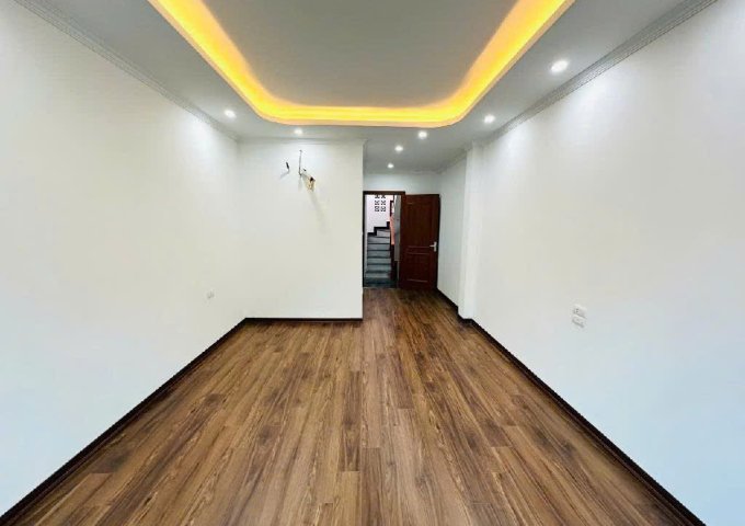 SĐCC- GIẢM SÂU 350 TRIỆU. BÁN NHÀ PHỐ TÂN MAI, Q. HOÀNG MAI 41M × 5T. CHỈ 5 TỶ 8