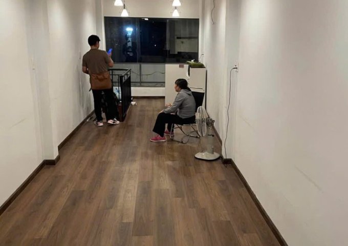 Chính chủ cần Cho thuê nhà buôn bán/văn phòng/ở/….Nguyễn Thượng Hiền, Quận 3.