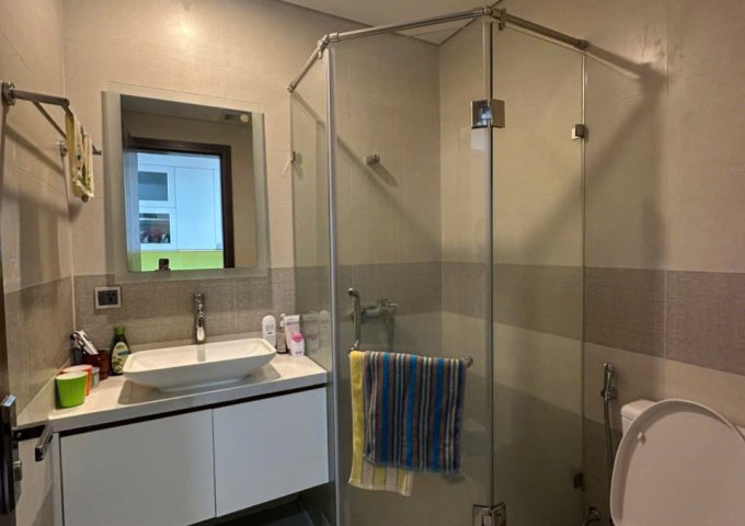 Cho thuê studio chung cư Vinhomes Green Bay đủ đồ. View hồ thoáng mát