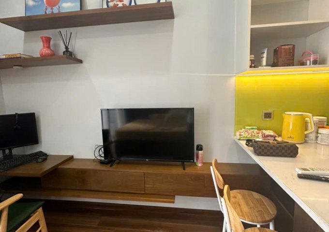 Cho thuê studio chung cư Vinhomes Green Bay đủ đồ. View hồ thoáng mát