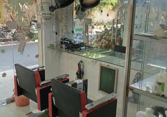 Mình cần sang lại tiệm tóc nữ, do bận công việc ở quê