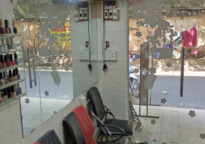 Mình cần sang lại tiệm tóc nữ, do bận công việc ở quê