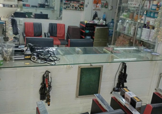 Mình cần sang lại tiệm tóc nữ, do bận công việc ở quê