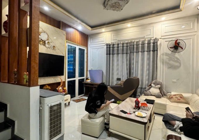 NGAY ĐẦU NĂM! NHÀ NGÕ 147 TÂN MAI – Ở SƯỚNG, GẦN PHỐ – GIÁ SIÊU TỐT