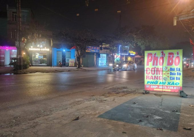 E có mặt bằng kinh doanh ngay ngã ba gần siêu thị Lan Chi Hà Đông cần sang nhượng