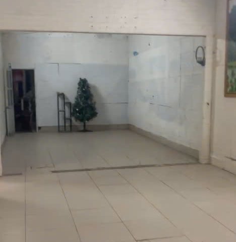 E có mặt bằng kinh doanh ngay ngã ba gần siêu thị Lan Chi Hà Đông cần sang nhượng