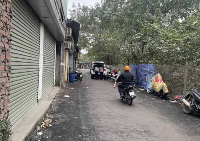 Chính chủ cho thuê mặt bằng 150m2, mặt tiền 10m gần khu đô thị Định Công, Hoàng Mai, Hà Nội.