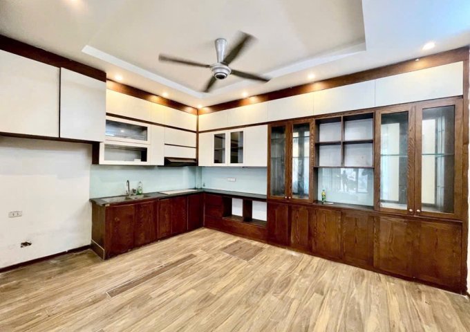 Chính chủ cần bán nhanh liền kề Văn Phú - Hà Đông, dt 50m2 x 4 tầng, mặt tiền 5m, giá vô cùng hợp lý