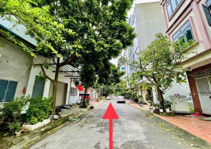 Chính chủ cần bán nhanh liền kề Văn Phú - Hà Đông, dt 50m2 x 4 tầng, mặt tiền 5m, giá vô cùng hợp lý