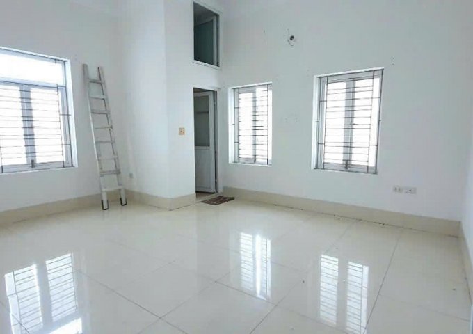 Cho thuê căn nhà mặt đường Trần Phú nở hậu làm cửa hàng kinh doanh hoặc trụ sở văn phòng