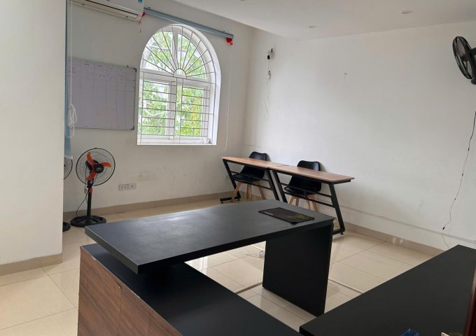 Cho thuê văn phòng tầng 3 (2 phòng), ưu tiên thuê nguyên tầng.