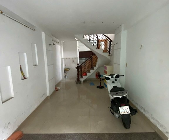 Cho thuê nhà nguyên căn 4x9 hẻm 1/ Nguyễn Thần Hiến, P18, Q4, HCM