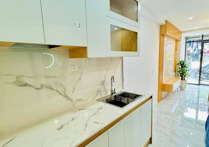 Bán Nhà Ở Luôn, Phố Lê Gia Định, Hai Bà Trưng 40m, giá 2.55 tỷ.