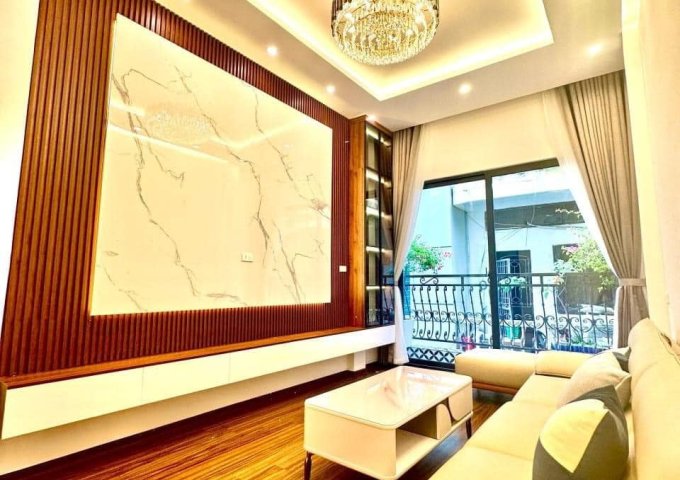 Bán nhà Kim Mã, Ba Đình, ngõ rộng, gần phố, phân lô, ô tô 7 chỗ vào nhà. Giá 12 tỷ