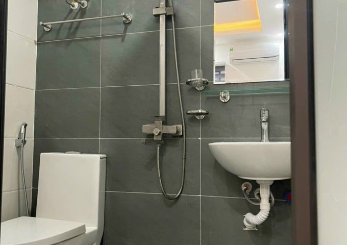 Bán nhà 7 tầng cạnh đại học Công Nghiệp Hà Nội. Thiết kế 21 căn hộ dòng tiền. Lh0986732688