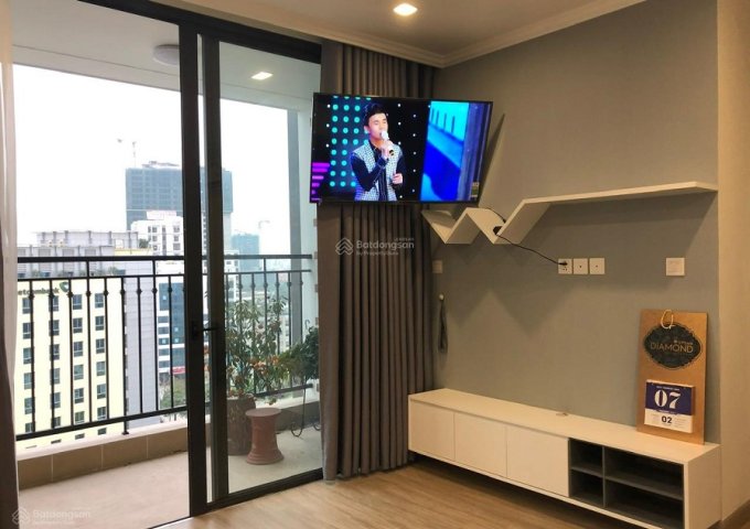 Căn hộ chung cư T10 toà SC hướng ra nhìn ra Ngân hàng Vietcombank - Ngân hàng lớn nhất Việt Nam.