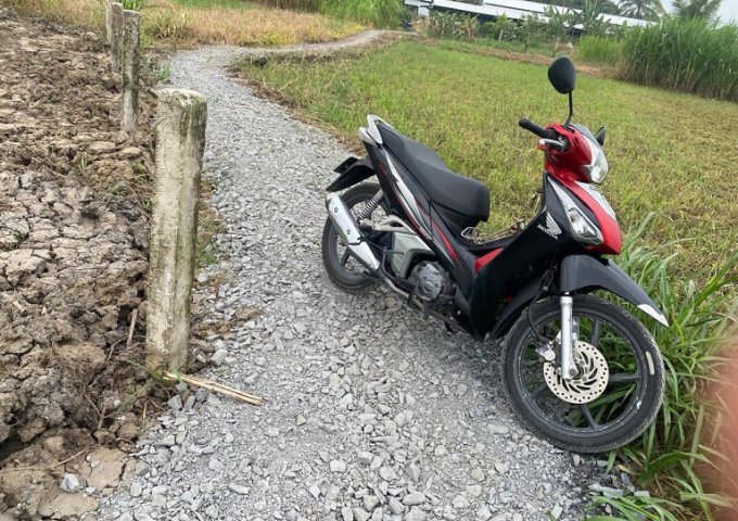 Bán đất chính chủ ngang 9,22m nở hậu 9,9m dài 63,54m tổng diện tích 704,7mv đất cây lâu năm có 100mv thổ cư