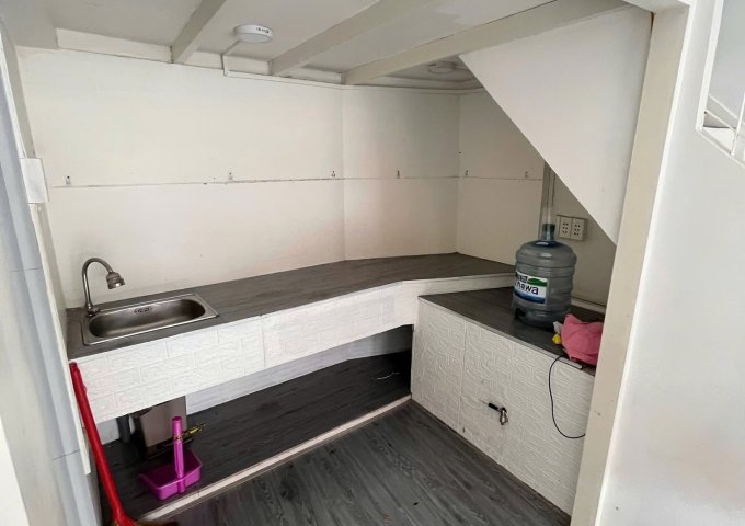 Cho thuê mặt bằng mặt tiền Huỳnh Văn Bánh, quận Phú Nhuận 24m2 giá 9tr3