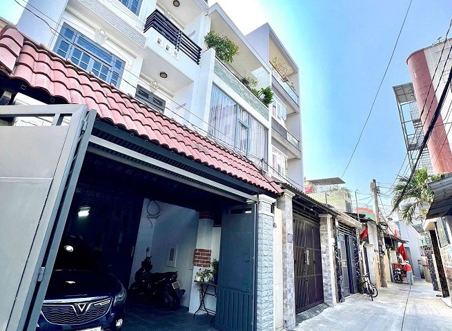 Bán gấp nhà riêng 4PN, 5WC, giá tốt tại Trường Chinh, Tân Hưng Thuận, Q12, HCM