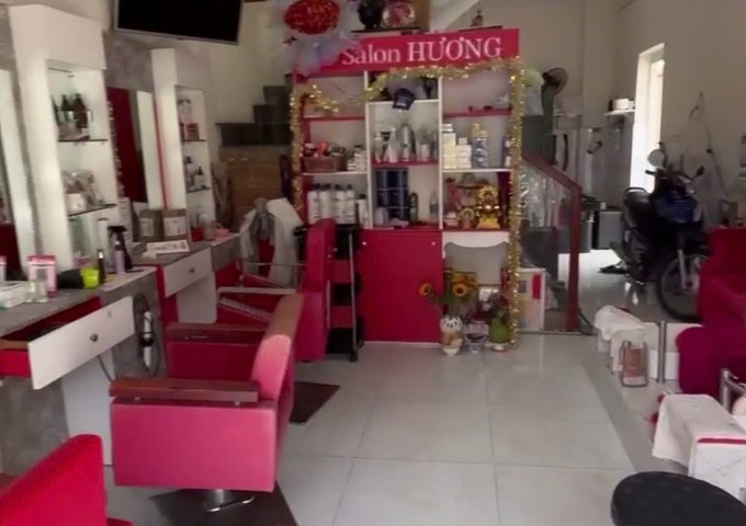 CẦN SANG TIỆM TÓC - NAIL  Vị Trí : 49 đường số 4, Bình Hưng Hòa A, Quận Bình Tân, HCM