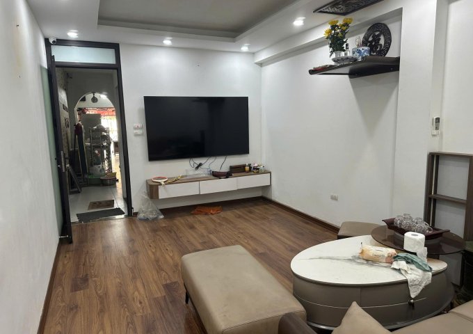 Cần cho thuê nhà mặt phố Thanh Nhàn, Hai Bà Trưng