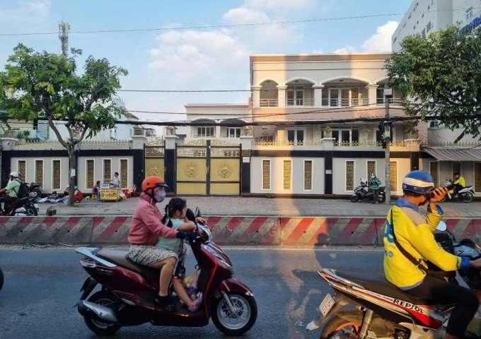 Bán gấp mặt tiền 817 Huỳnh Tấn Phát, P Phú Thuận, quận 7, HCM