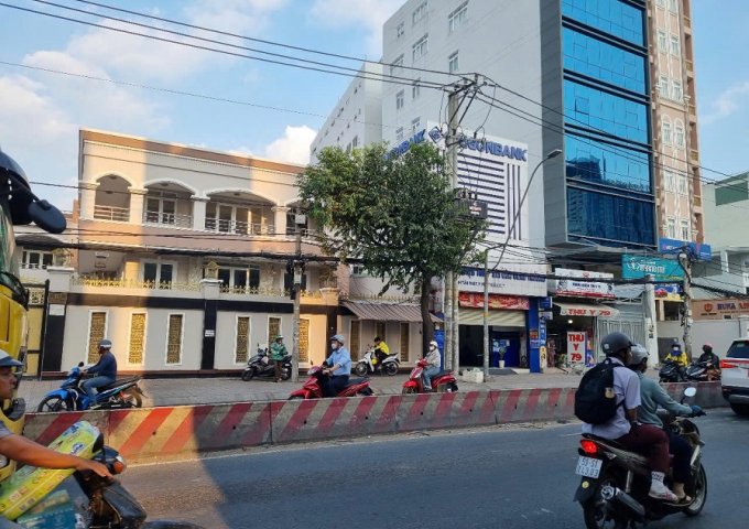 Chính chủ cần Bán gấp mặt tiền 817 Huỳnh Tấn Phát, P Phú Thuận, quận 7, HCM