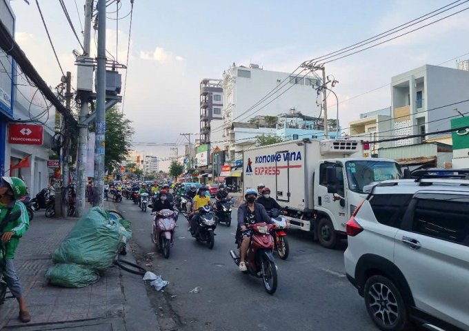 Không dùng đến Bán gấp mặt tiền 817 Huỳnh Tấn Phát, P Phú Thuận, quận 7, HCM