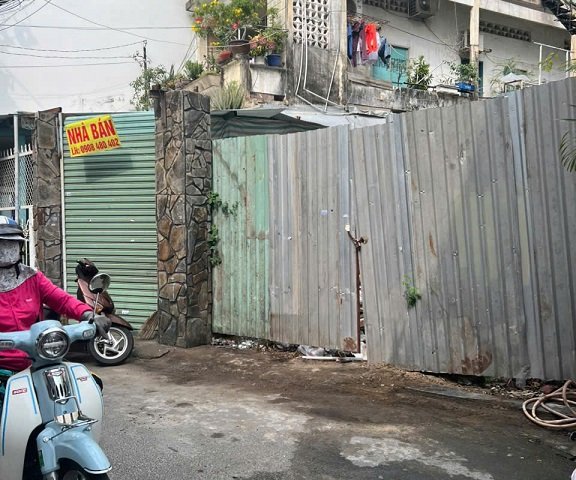 Bán nhanh lô đất đẹp , hẻm xe hơi thông 2 đầu 107/13 Đường Phạm Văn Hai, Tân Bình giá chỉ 18 tỷ