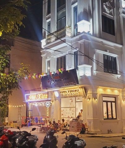 CHÍNH CHỦ CẦN BÁN ĐẤT MẶT HỒ ĐIỀU HOÀ TRÊN ĐẤT CÓ NHÀ CẤP 4 ĐANG KINH DOANH BIA