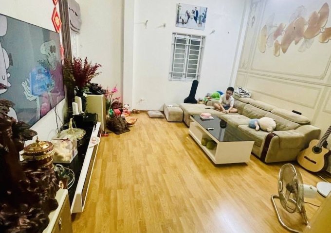 Bán nhà Khương Đình giá 6.8 tỷ, diện tích 36m2, 5 tầng, mặt tiền 4.5m