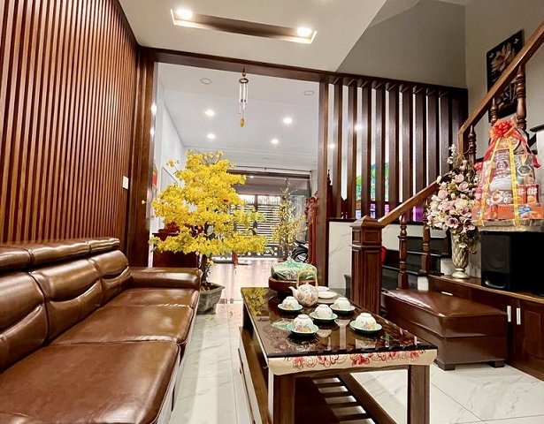 Chính chủ bán nhà 1 trệt 3 lầu, KDC Phú Hồng Thịnh 9 - TP Dĩ An.